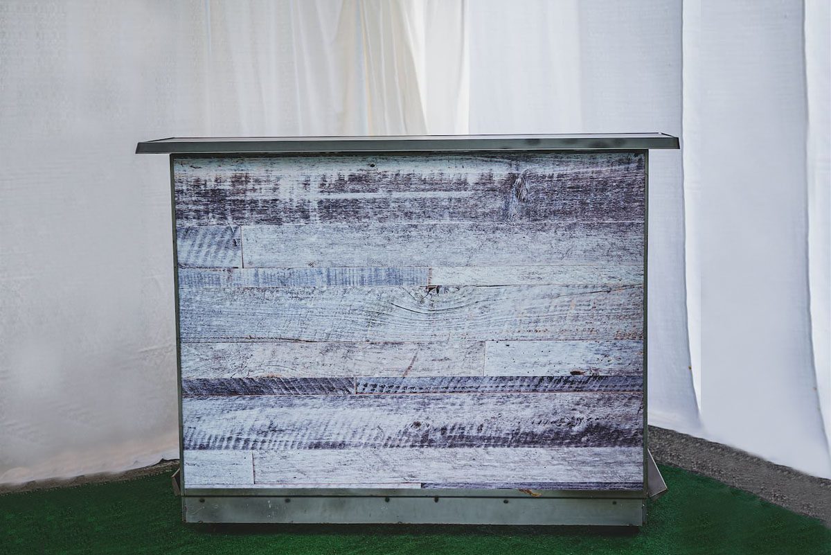 white_bar a rolling bar